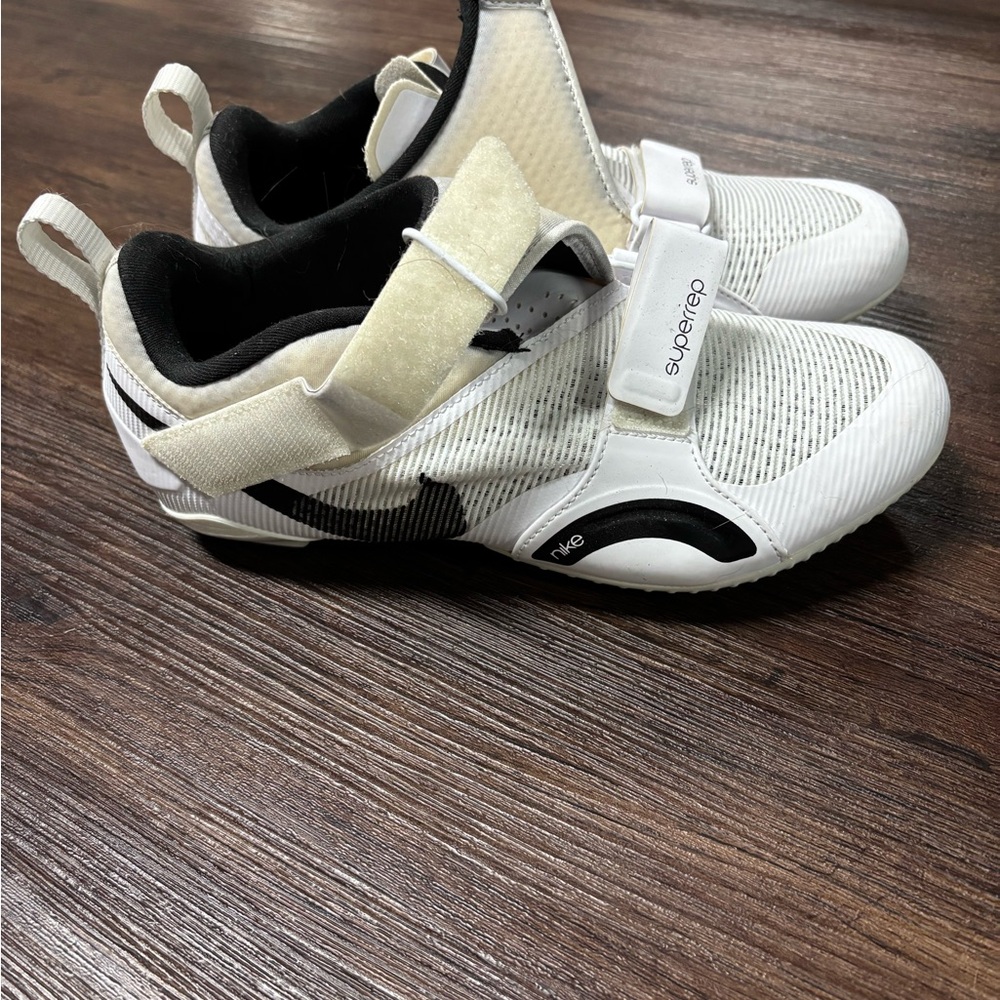 Nike Spin Shoes